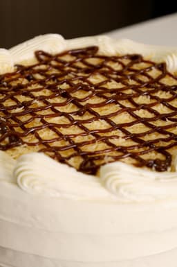 PASTEL QUESO DE BOLA CAJETA | 1O PERSONAS