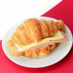 Croissant de Jamón con Queso