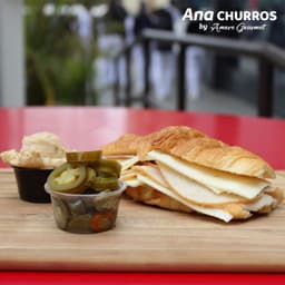 Croissant de Jamón con Queso